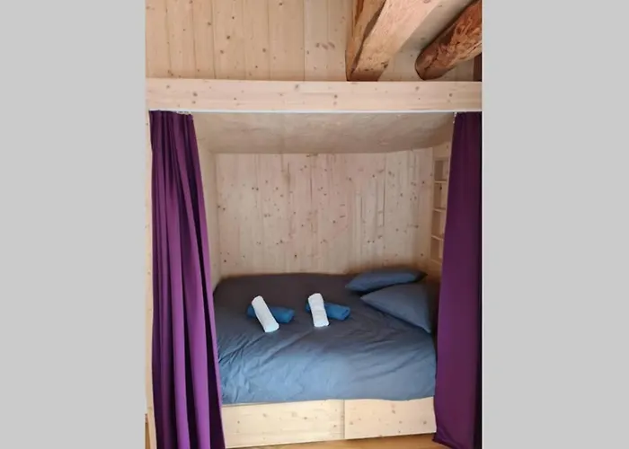 Petit Bijou De * Sainte-Croix